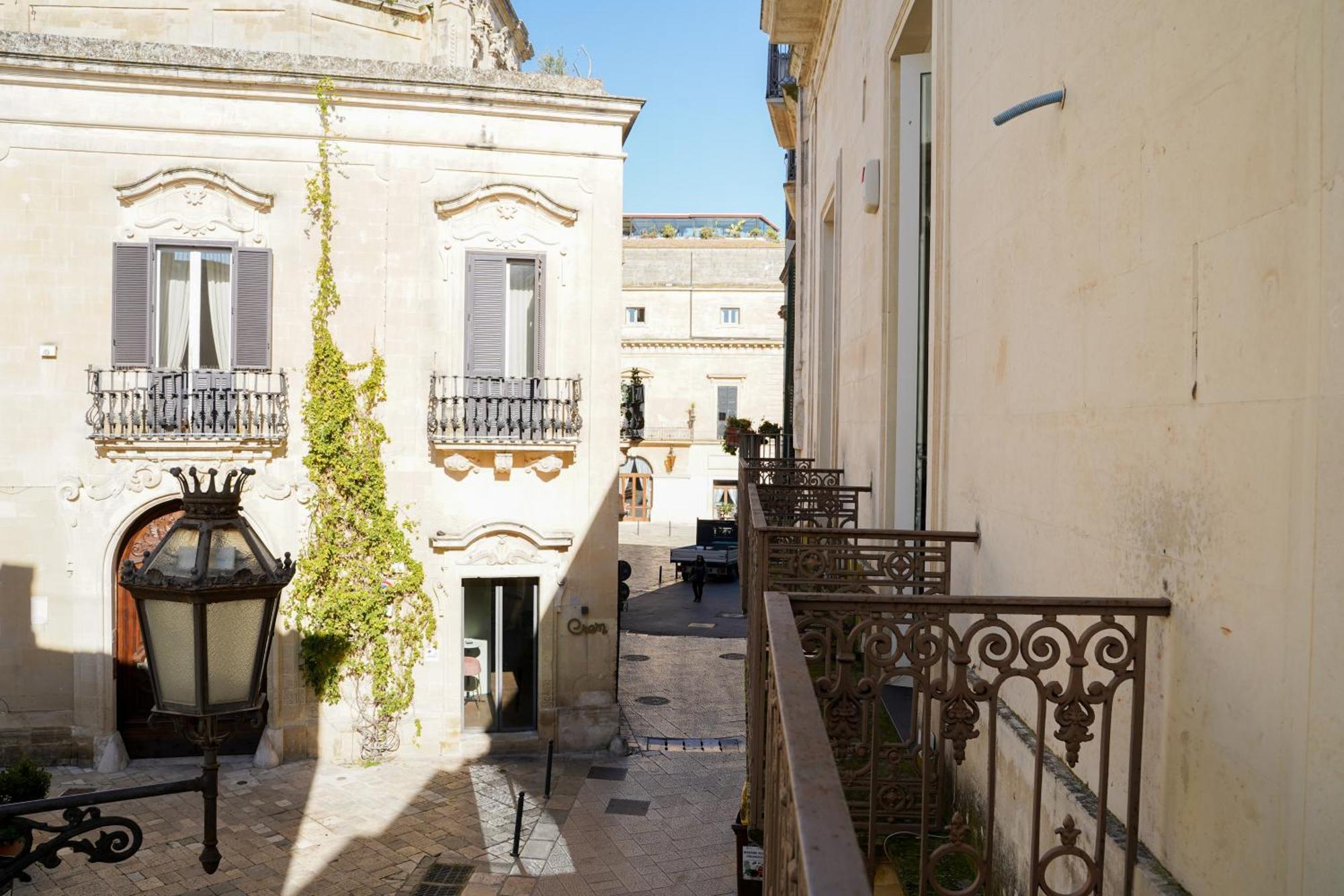 Suite Home D'Aragona Lecce Exterior photo
