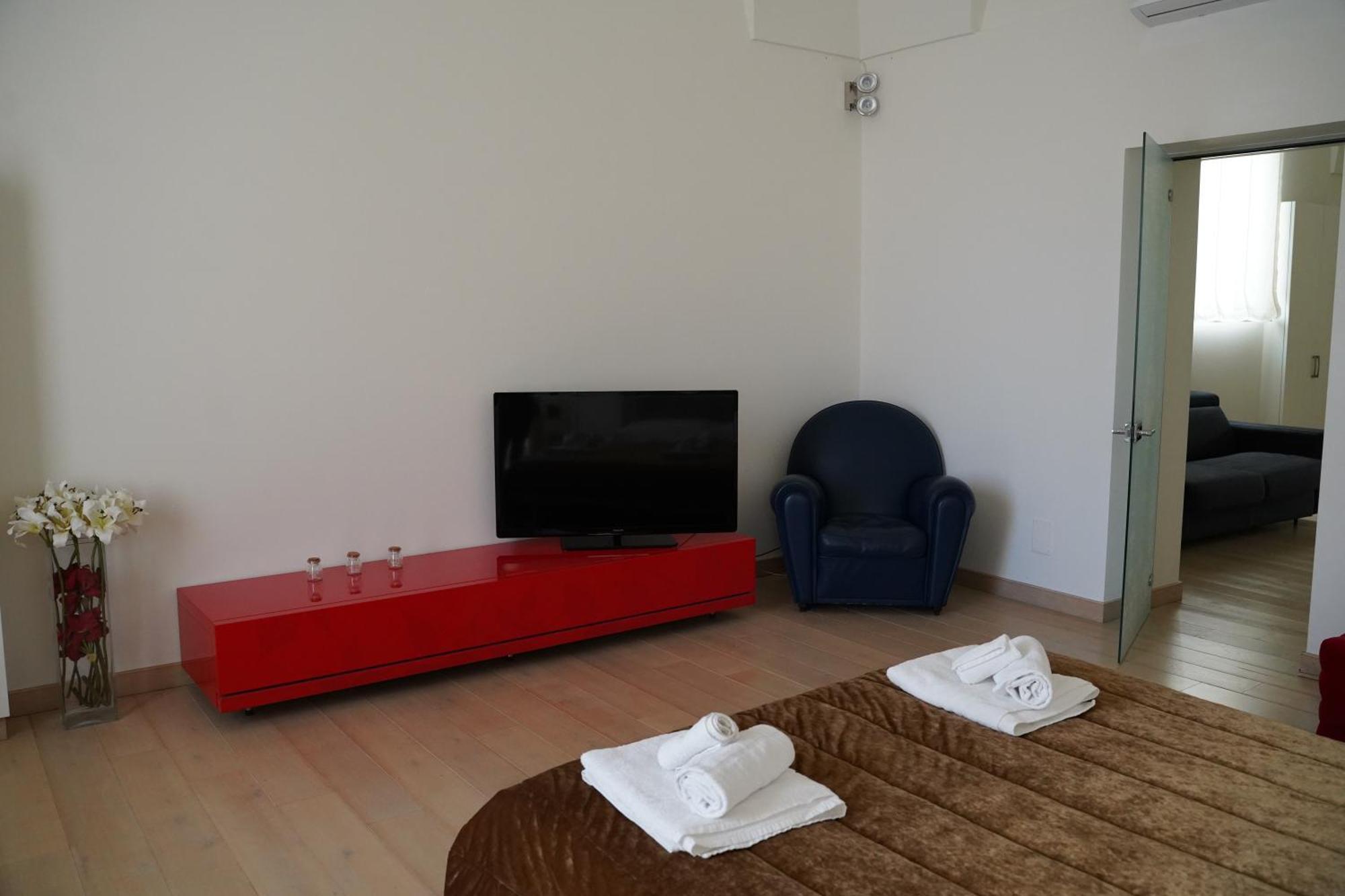 Suite Home D'Aragona Lecce Exterior photo