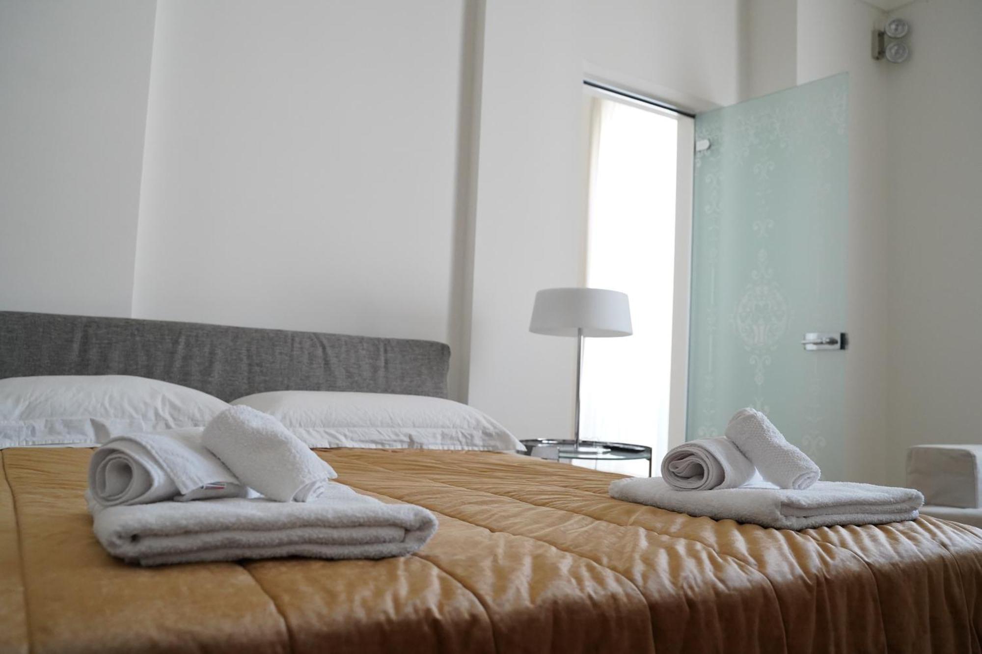 Suite Home D'Aragona Lecce Exterior photo
