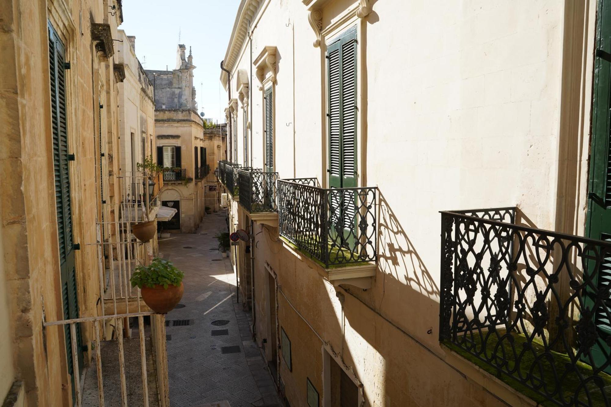 Suite Home D'Aragona Lecce Exterior photo