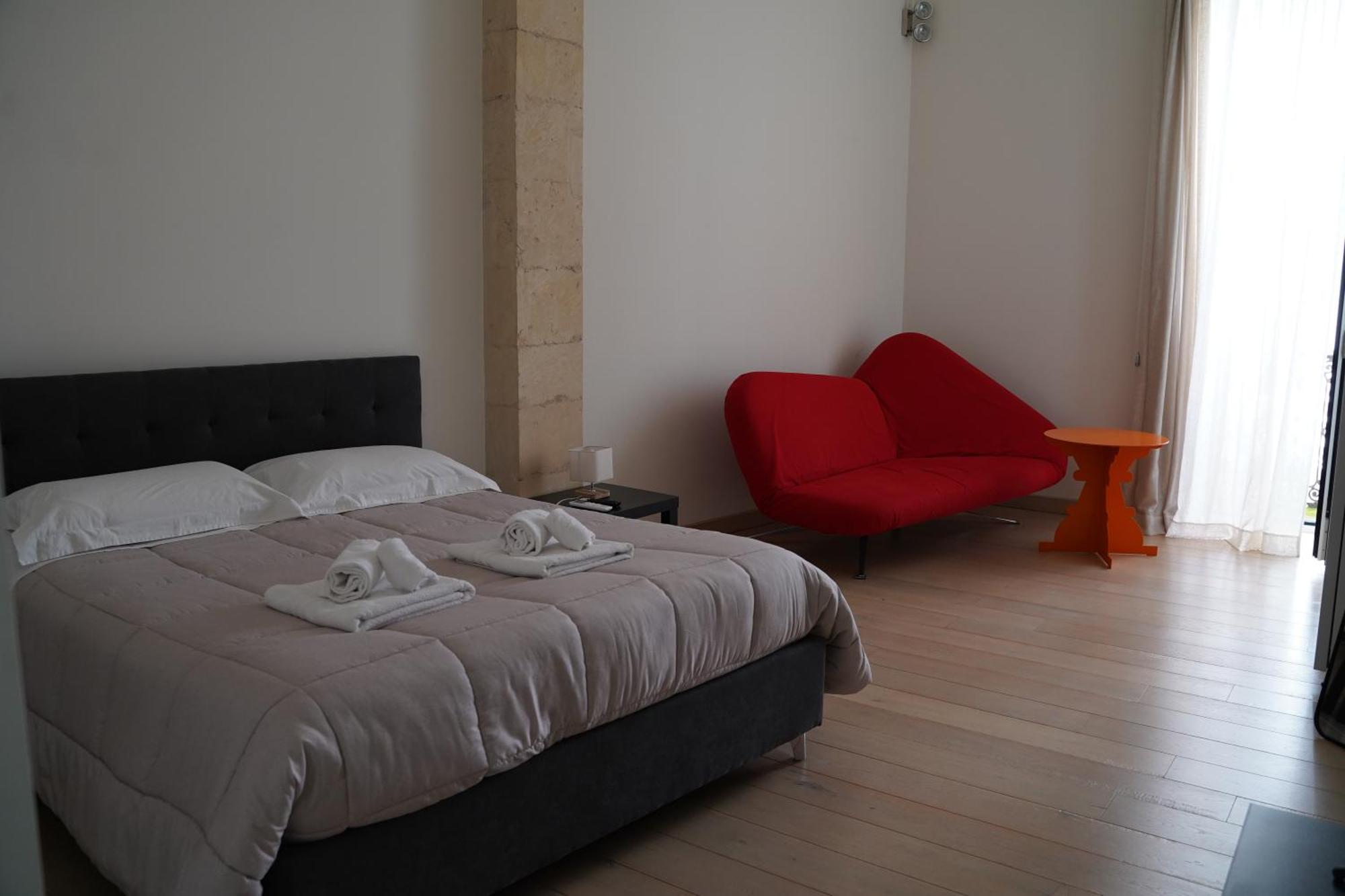 Suite Home D'Aragona Lecce Exterior photo
