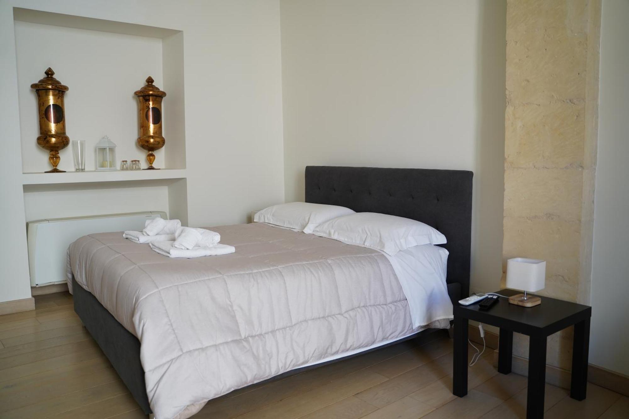 Suite Home D'Aragona Lecce Exterior photo